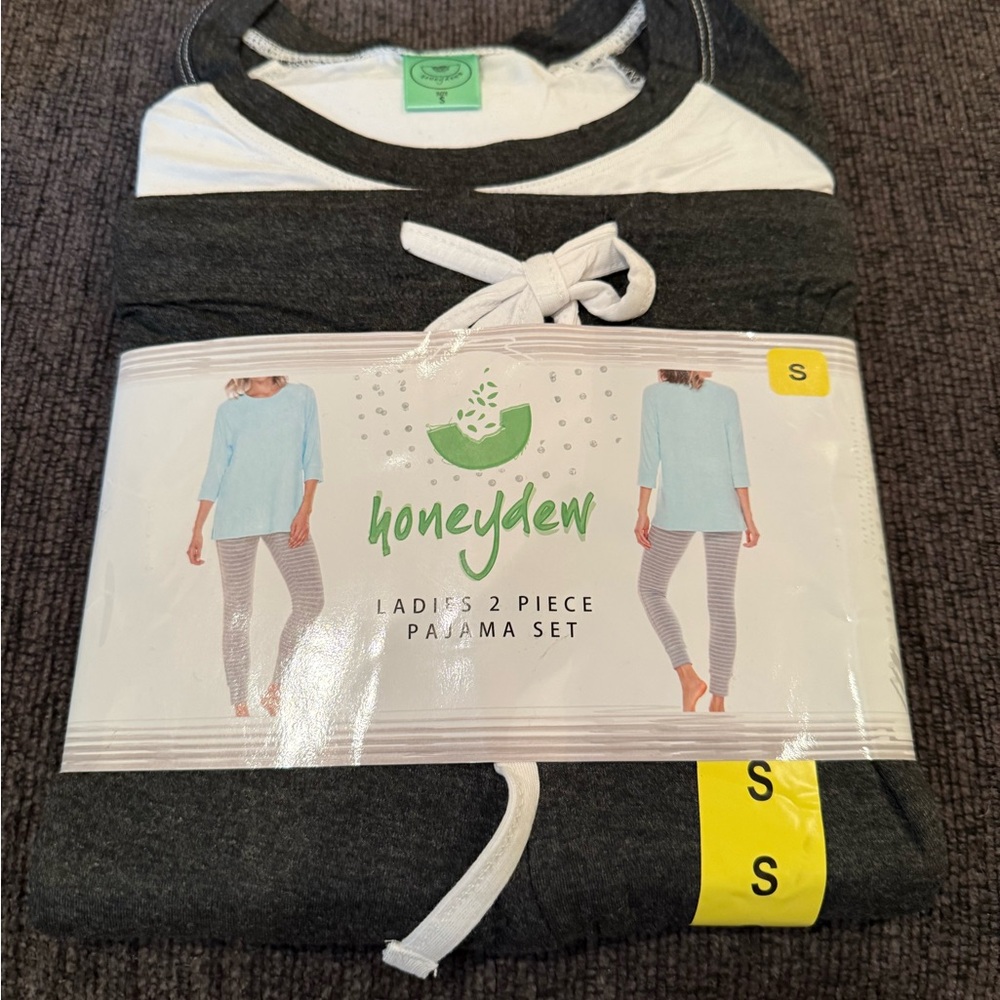 Honeydew USA Gray and White Pajama Set